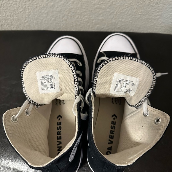 Converse Classic Black and White High-Tops. Size 8.5 Women - Picture 4 of 6
